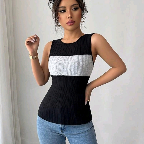 Women's Fashion Casual Color-Block Tight Fit Round Neck Black Tank Top - Picture 3 of 4